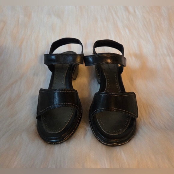 Rockport Classic Comfort Kitten Heel Genuine Leather Sandals (NWOT) - Picture 2 of 9